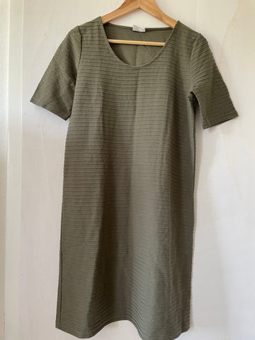 mamalicious (231) - olivgrünes Kleid, Gr. S