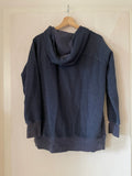 Séraphine (234) - blauer Trage-Hoodie, Gr. L