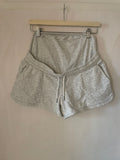 H&M mama (244) - weisse Shorts, Gr. S