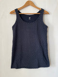 H&M mama (100) - dunkelblaues Trägershirt mit weissen Punkten, Gr. M
