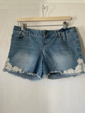 mama licious (259) - blaue Short, Gr. 31 (40)