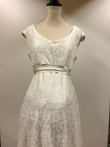 Tiffany Rose - weisses Kleid, Gr. 40/42